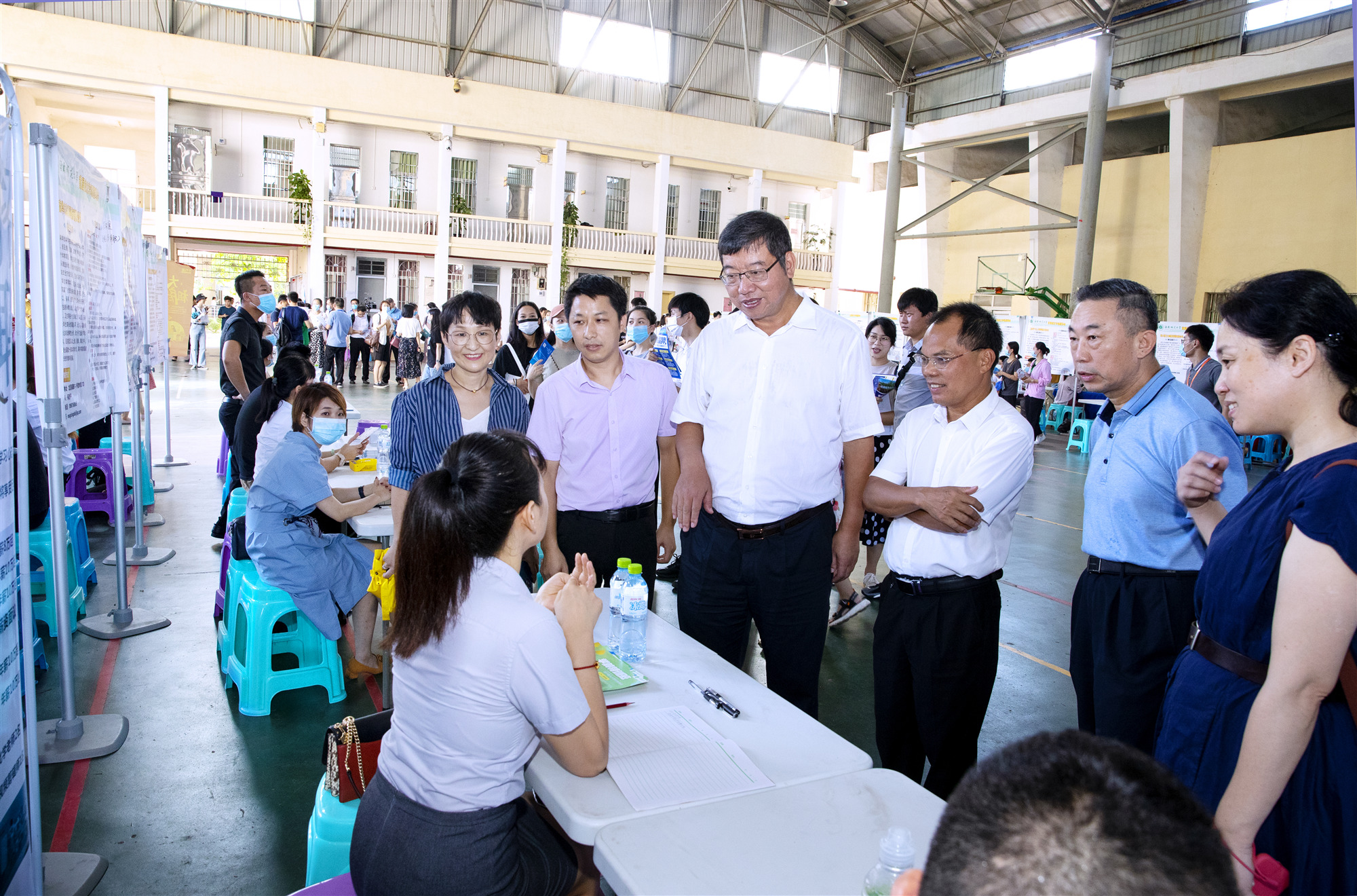 我校举办“我为学弟学妹带岗”首届校友专场招聘会