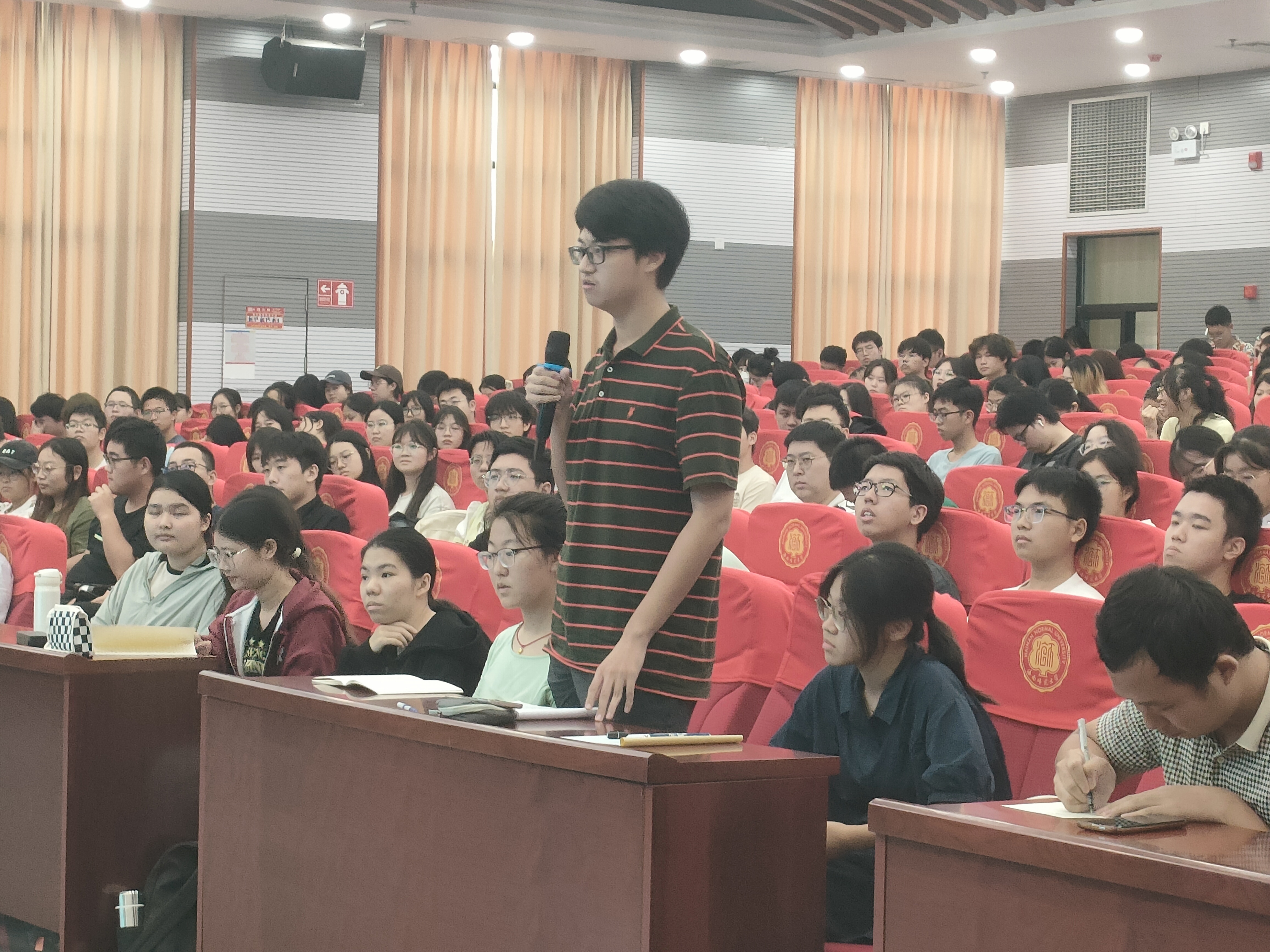 李伯重教授讲座：“从蒲寿庚到郑成功：中国海商的历史演变”