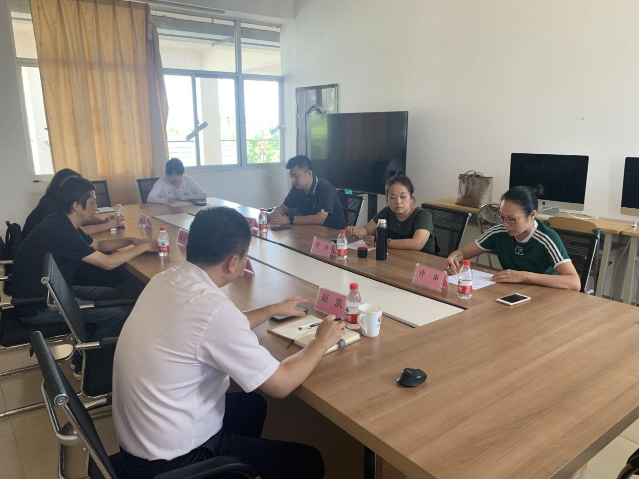 新闻传播与影视学院举行第三批通识教育课程立项建设中期检查教学设计答辩会