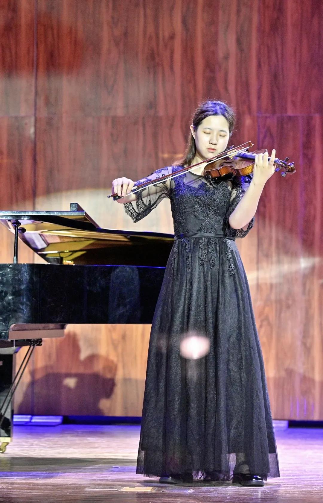 这位首席是学霸