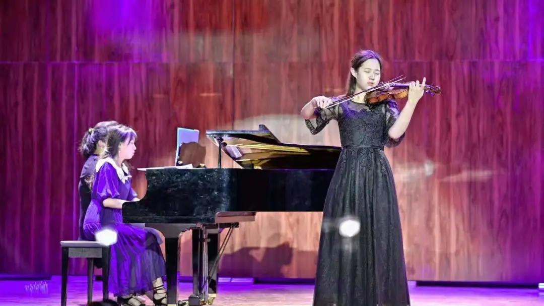 这位首席是学霸