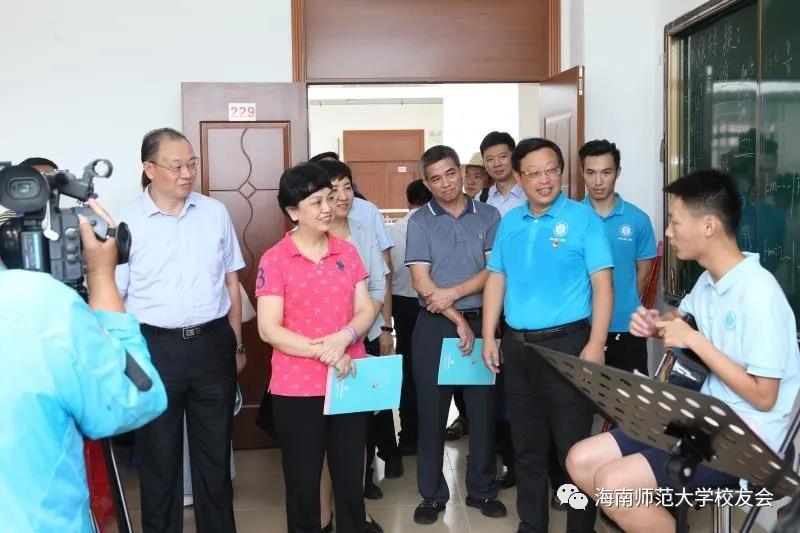 李红梅带队到东方市调研并签署市校战略合作协议