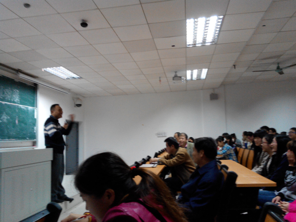 物理与电子工程学院2013届电子专业、自动化专业毕业实习动员大会成功举行