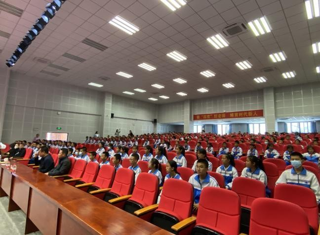 海南师范大学音乐学院前往昌江木棉实验学校、昌江思源实验学校开展海南省椰苗美育行动