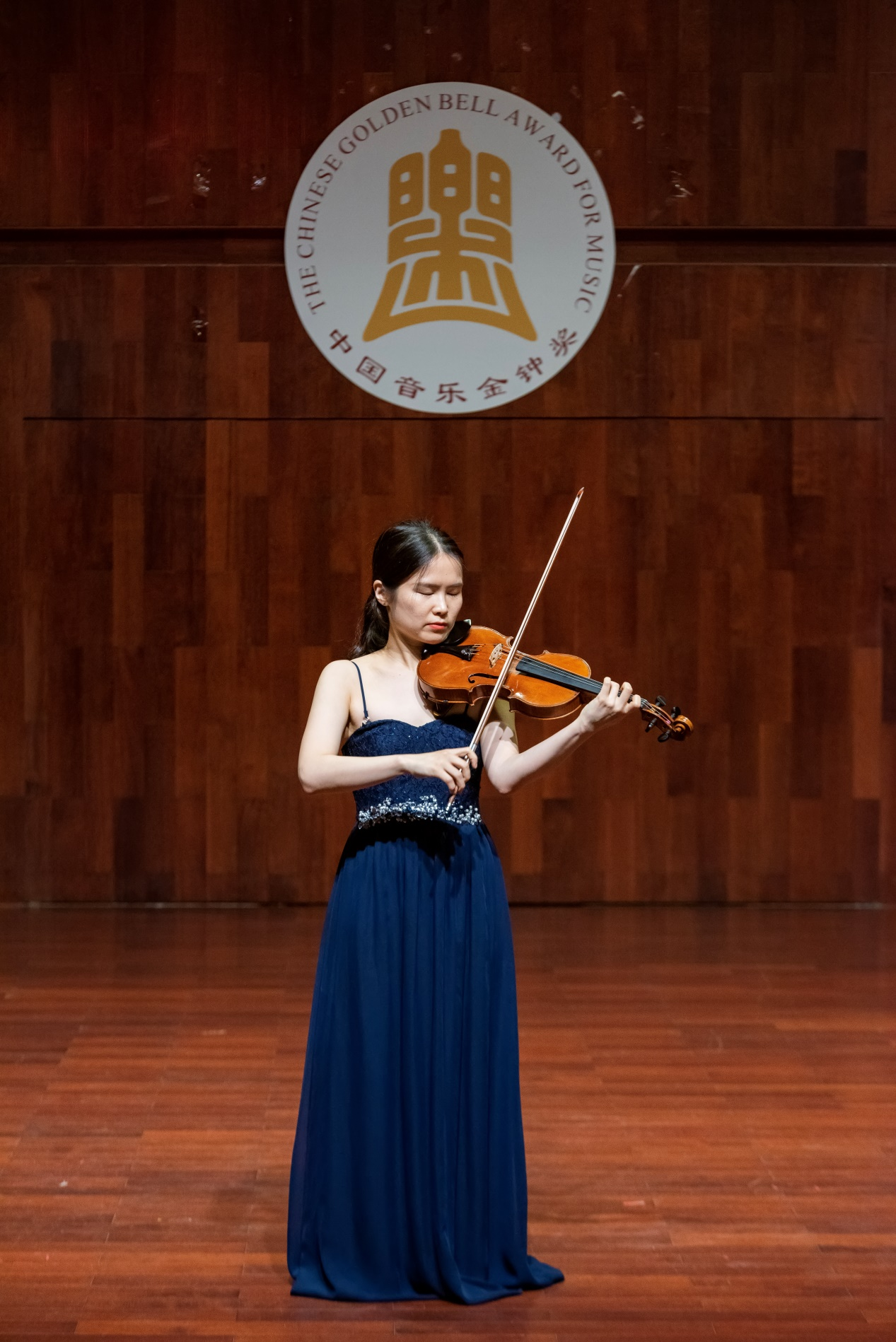 我校青年教师林咏瑜获得中国音乐金钟奖(小提琴)海南赛区第一名