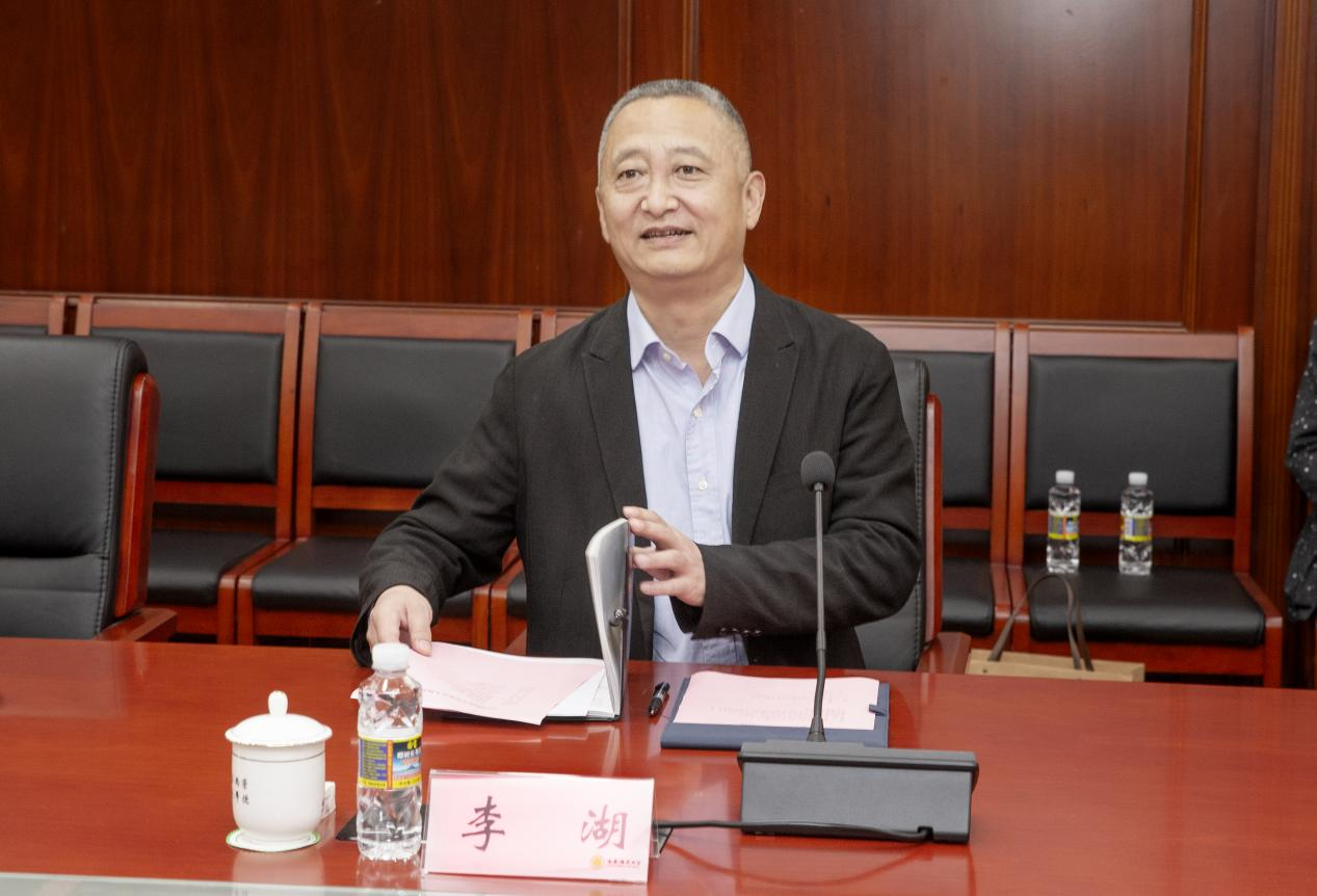 四川师范大学党委书记李向成一行到我校交流座谈