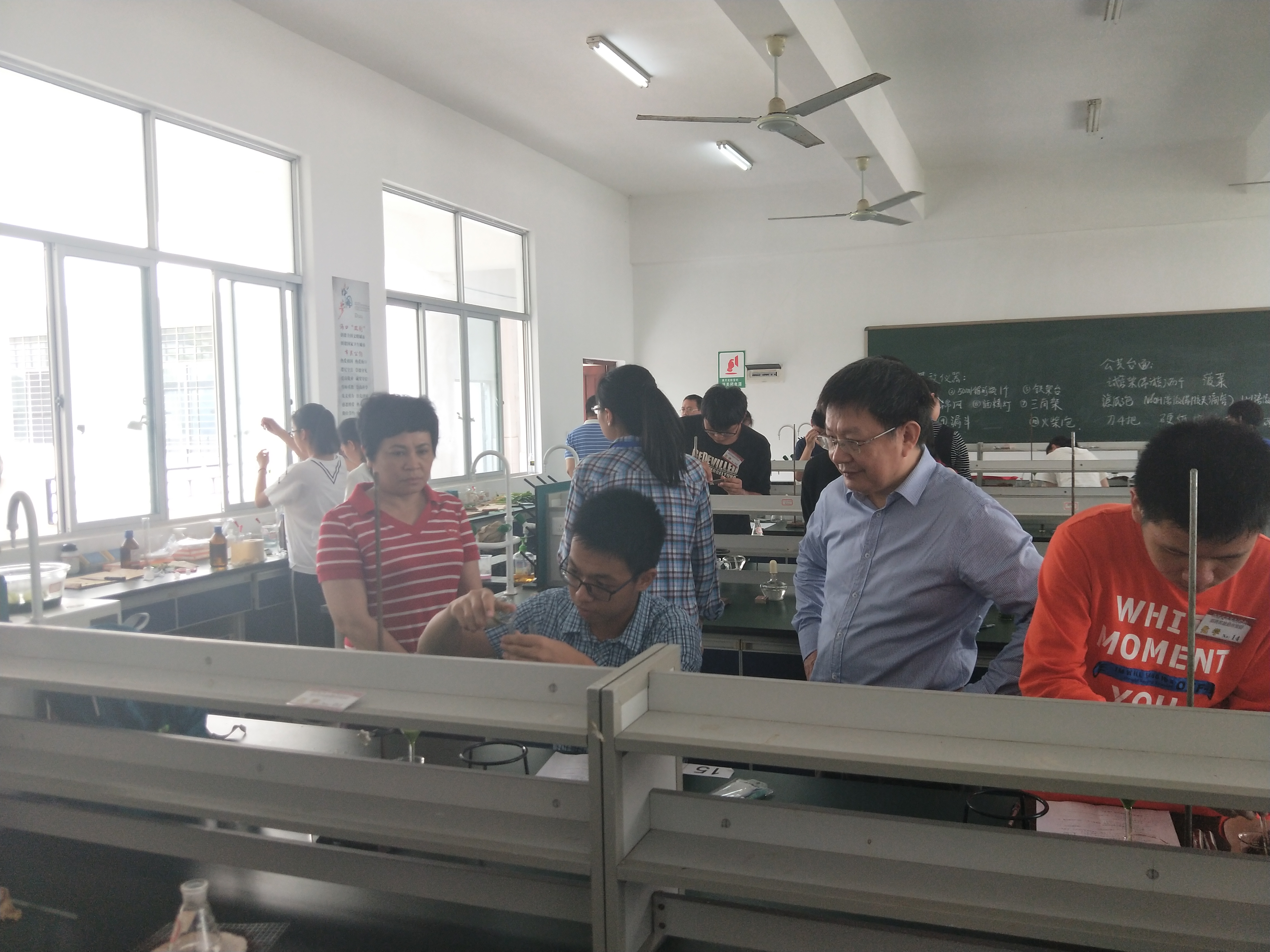 化学与化工学院承办海南省第二十一届中学生化学实验操作竞赛