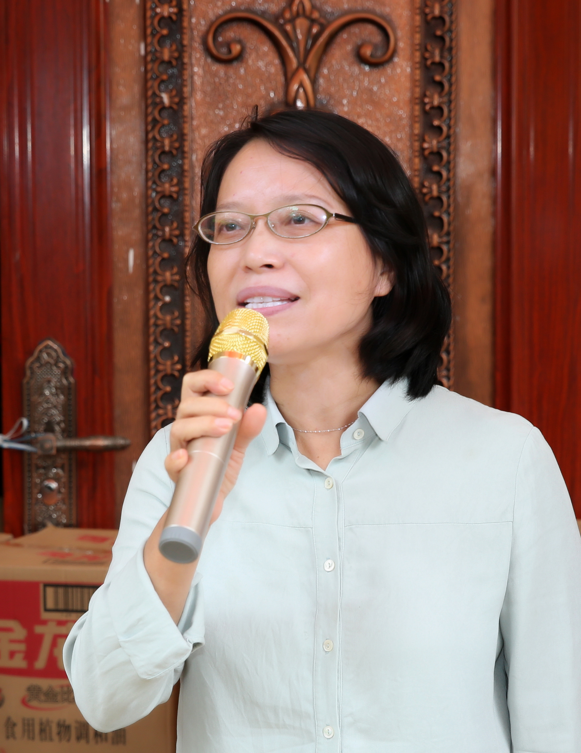 李红梅强调:精准扶贫要扶到根上,要彰显海师特色,要志智双扶托举希望 我校赴陵水亚欠村开展扶贫日系列活动