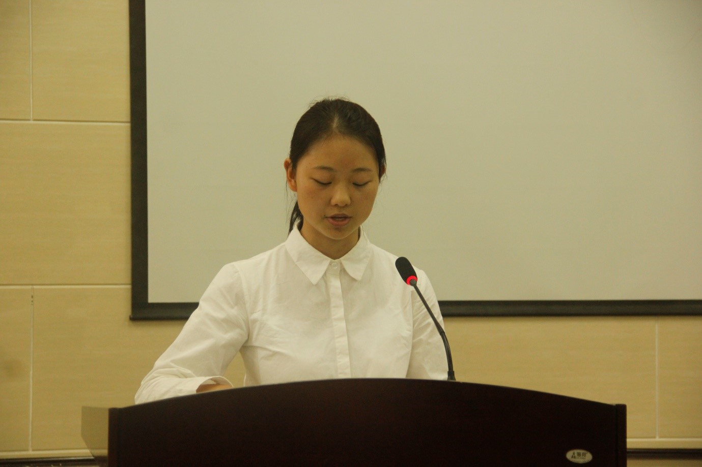 感恩诚信，励志自强——我院召开学生资助工作座谈会
