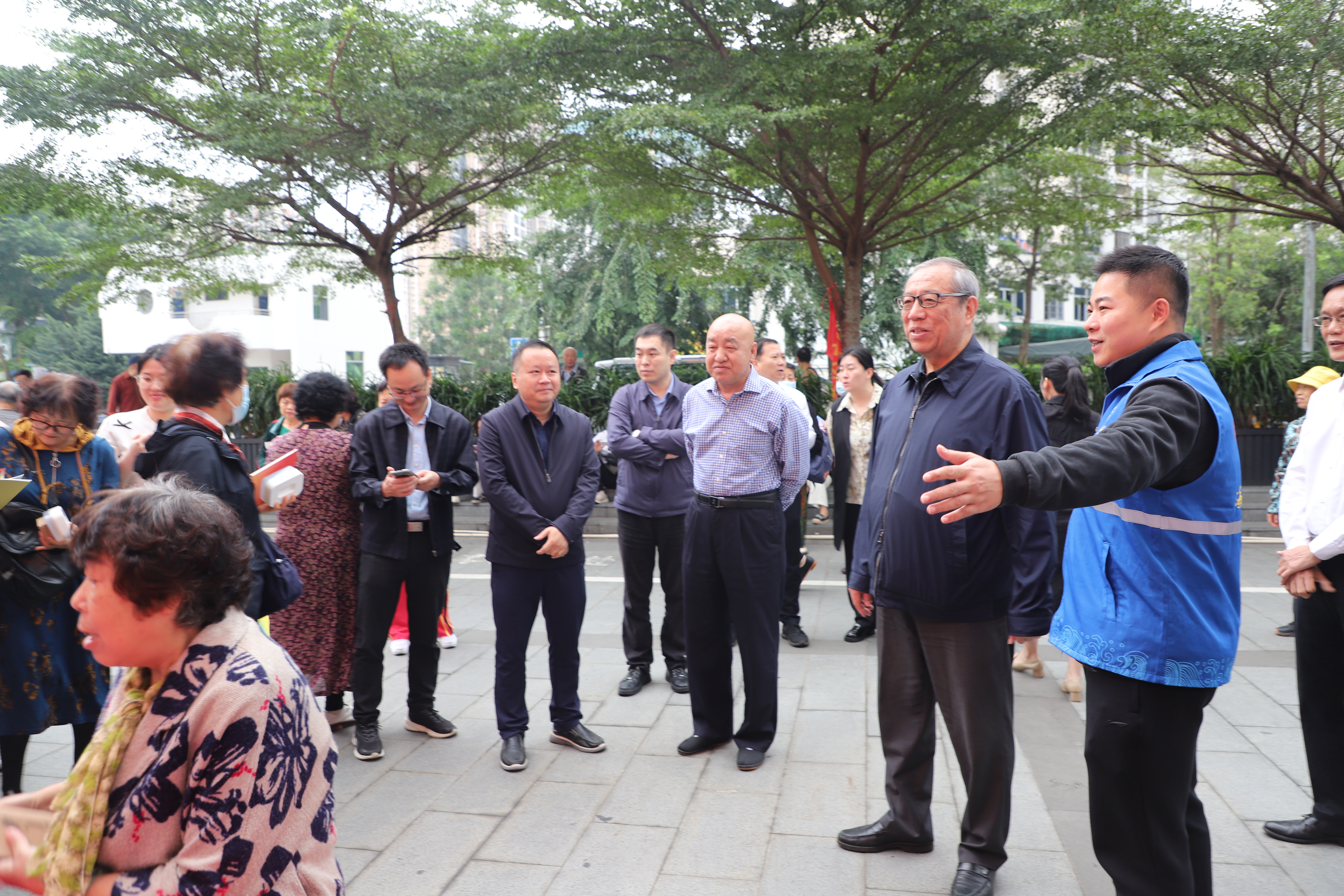 法学院开展2023年青年普法志愿者法治文化基层行暨“12˙4”国家宪法日普法宣传活动