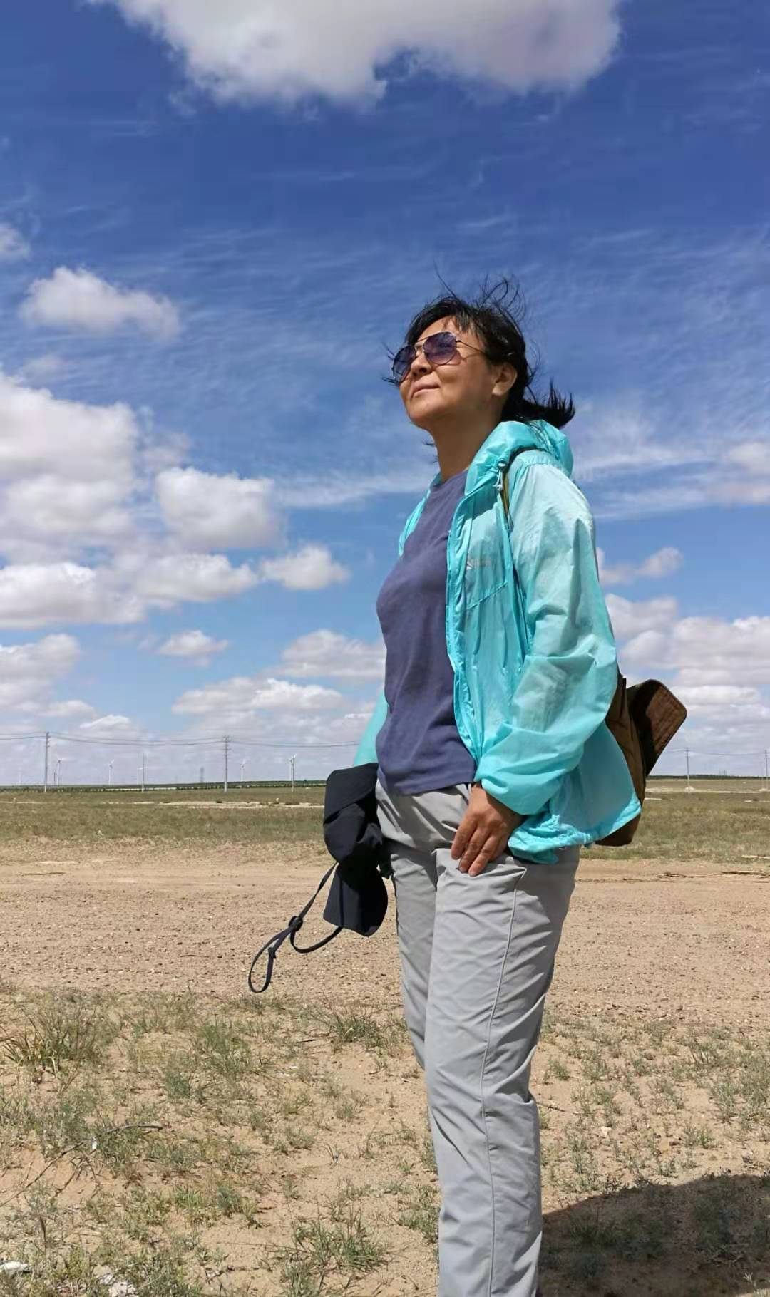 学习强国推广我院伊乐副教授和优秀校友创作歌曲《七月的故事》