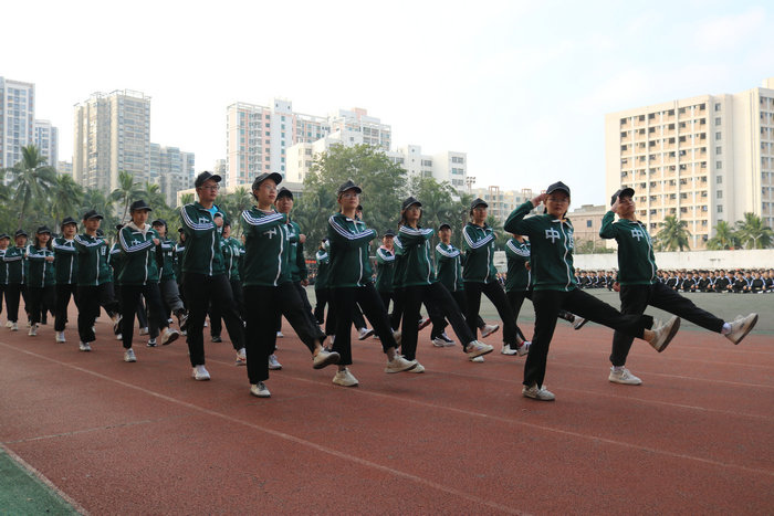 1641287876559949.jpg 整齐划一的步伐.JPG