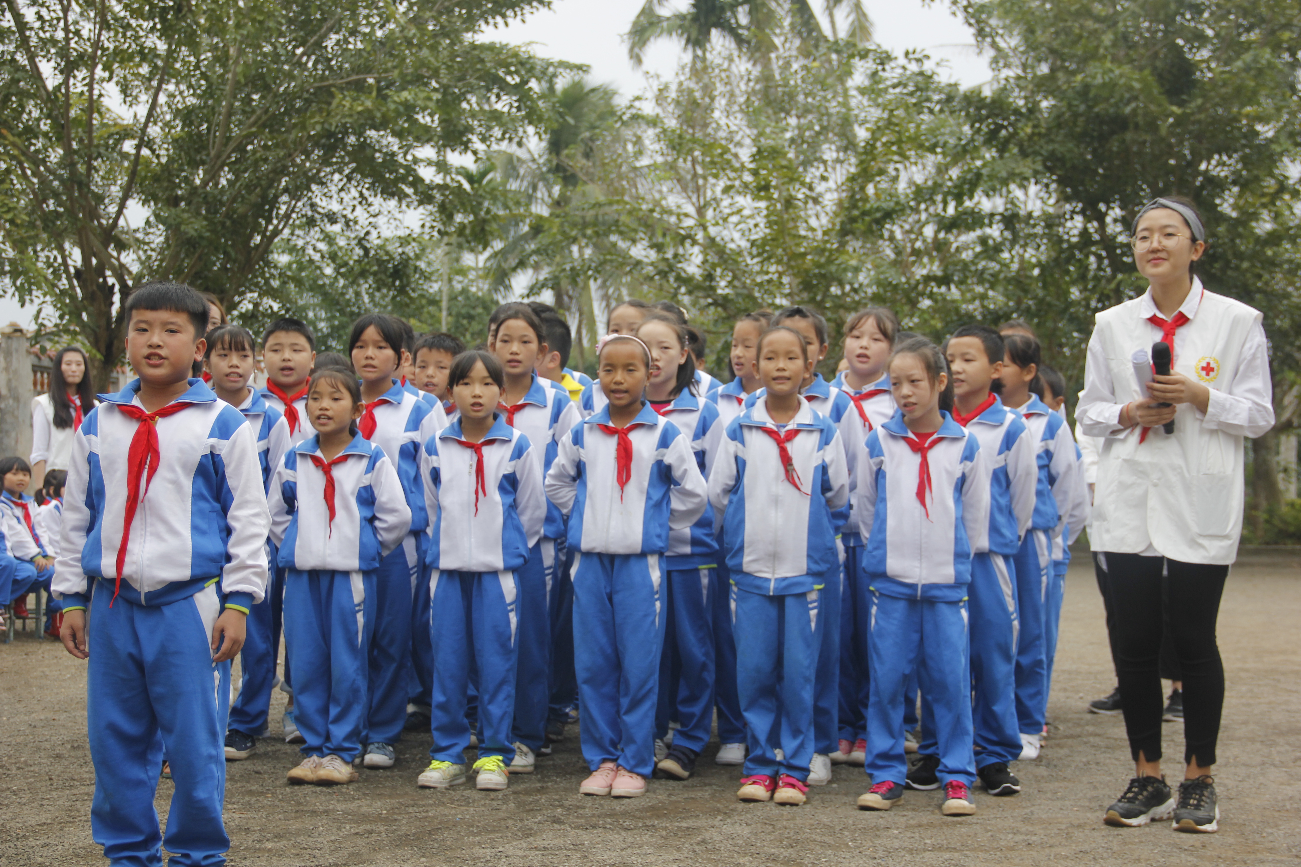 领巾摇曳,童声悠扬——记青年之声·第二届五一小学合唱比赛