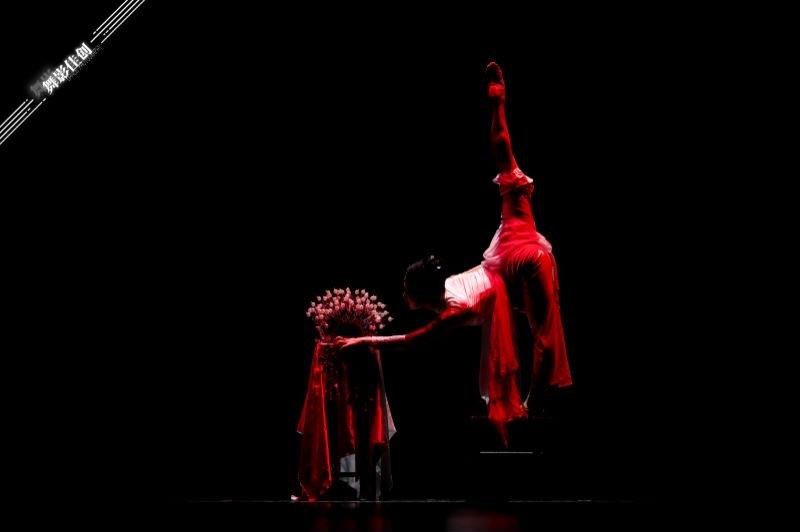 音乐学院学生王恩娜获“中南六省(区)十佳青年优秀舞者”荣誉称号