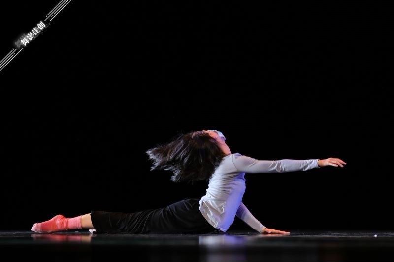 音乐学院学生王恩娜获“中南六省(区)十佳青年优秀舞者”荣誉称号