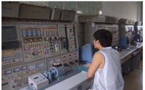 物理与电子工程学院中心实验室