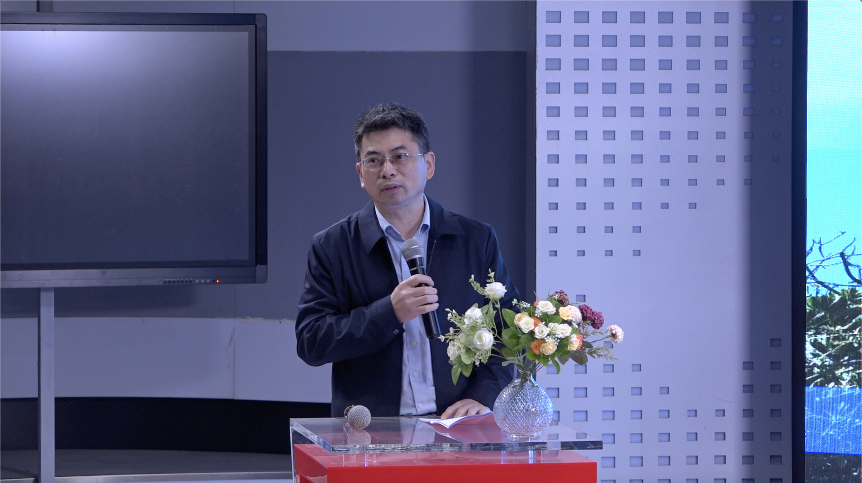 电影《阿霞书记》新闻发布会在我院顺利举行