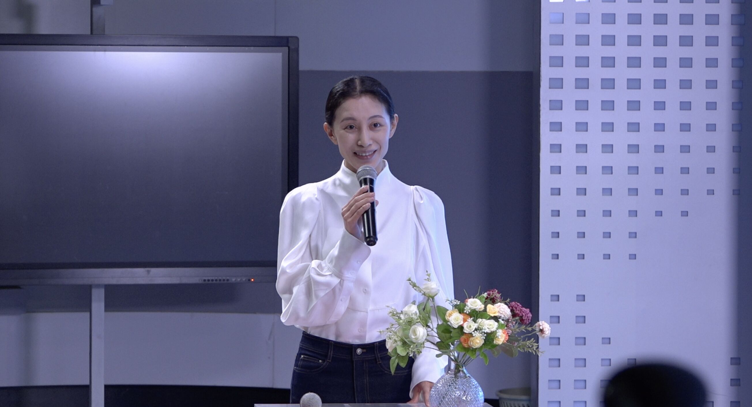 电影《阿霞书记》新闻发布会在我院顺利举行