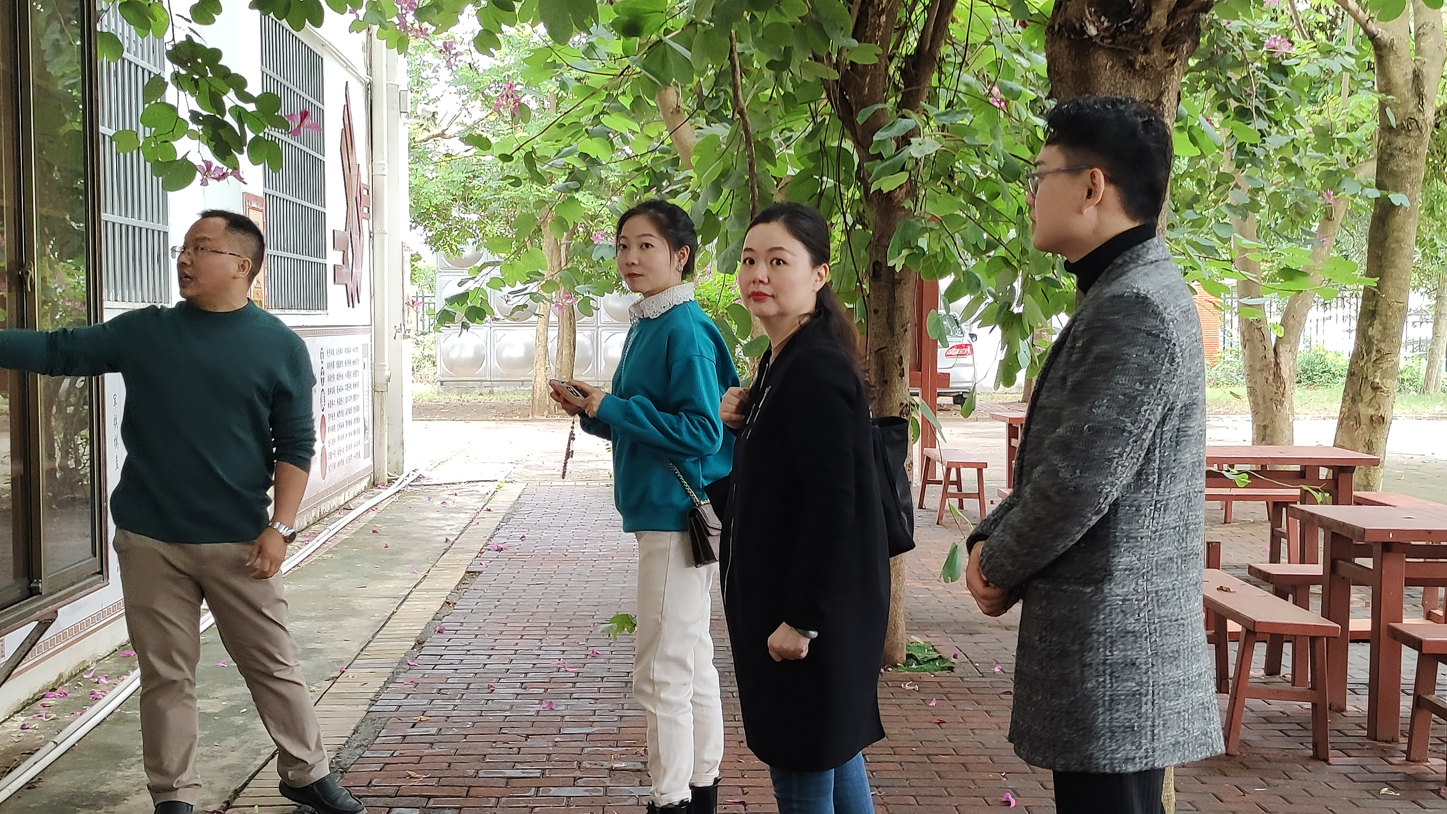 海南师范大学音乐学院美育帮扶团队赴白沙两所中学调研