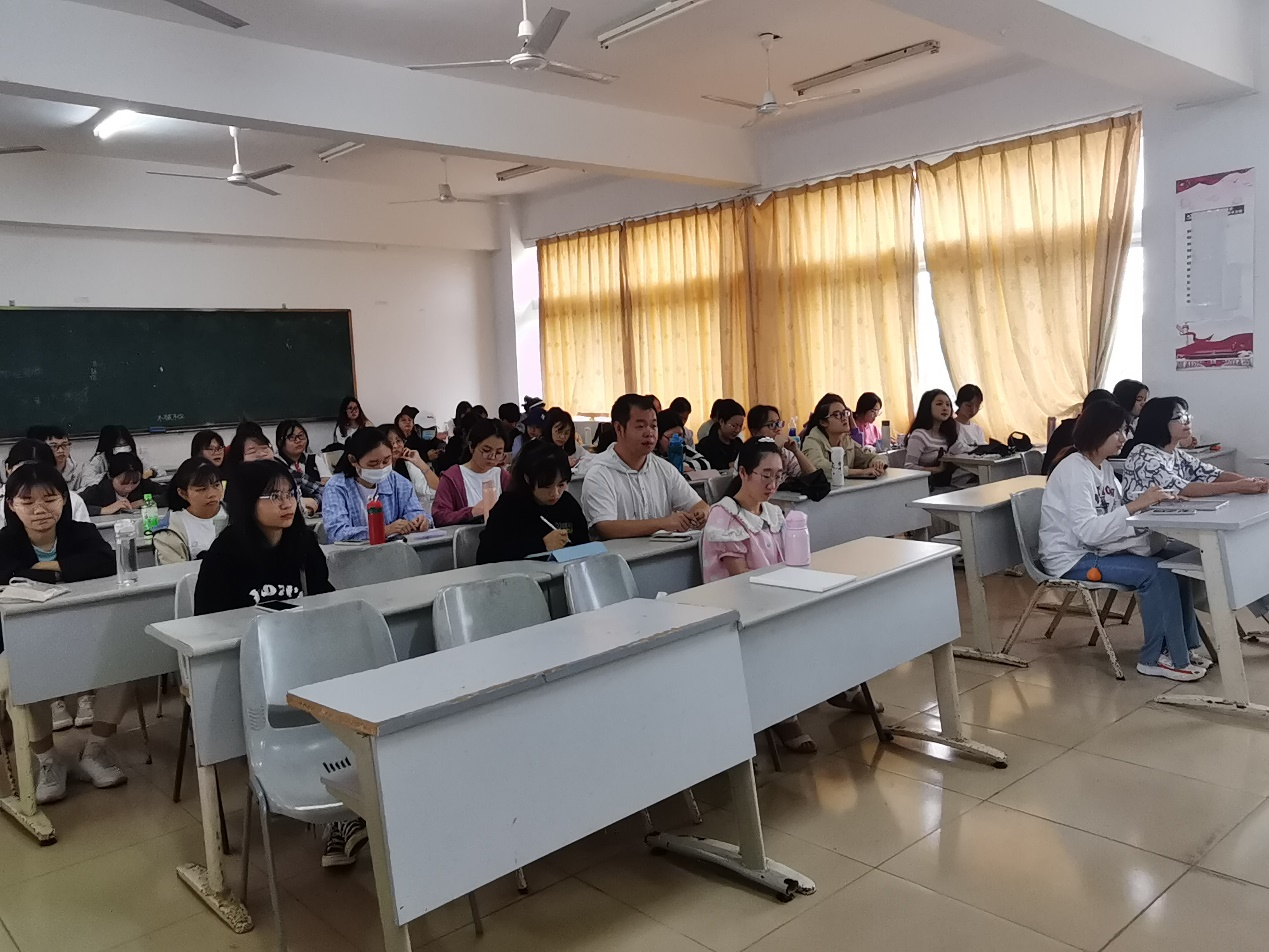 青年之声教育学院创新创业实践周讲座-基于扎根理论视角下的特殊学生家长融合教育满意