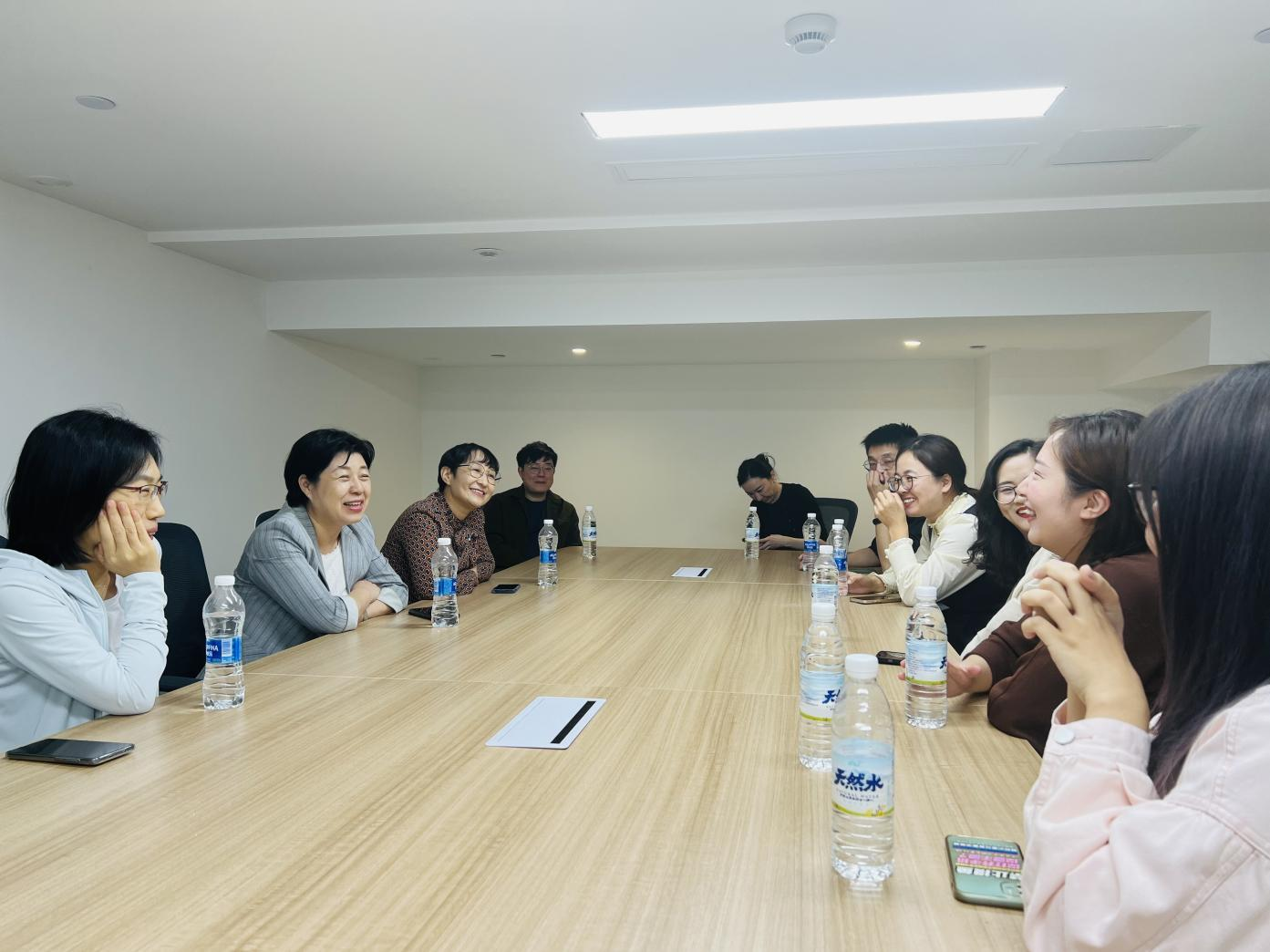 我校党委书记许玫一行走访上海校友分会