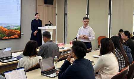 《外国文学研究》主编苏晖教授莅临我校开展学术讲座活动