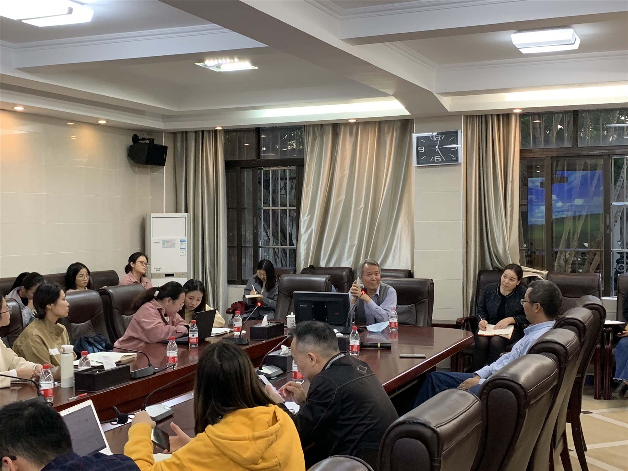 我院邀请华中师范大学范先佐教授做讲座