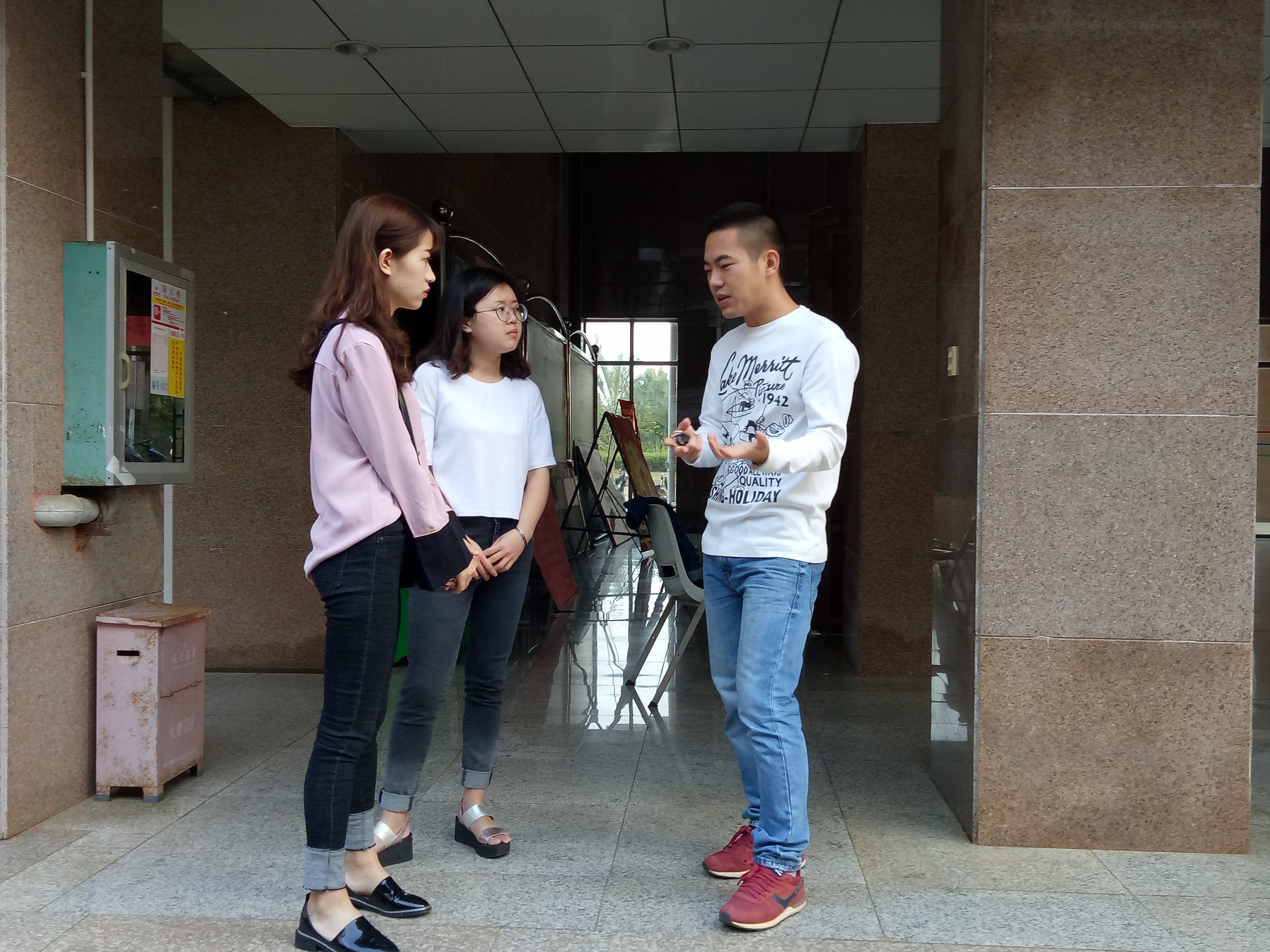 修身储能,晨声争辉 ——记青年之声•文学院诗词朗诵比赛