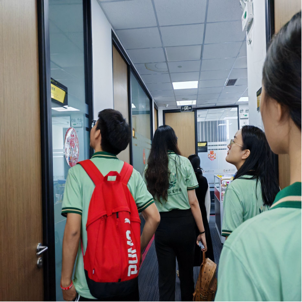 我院公益法律服务宣讲团走进广东华商(三亚)律师事务所交流网信普法服务