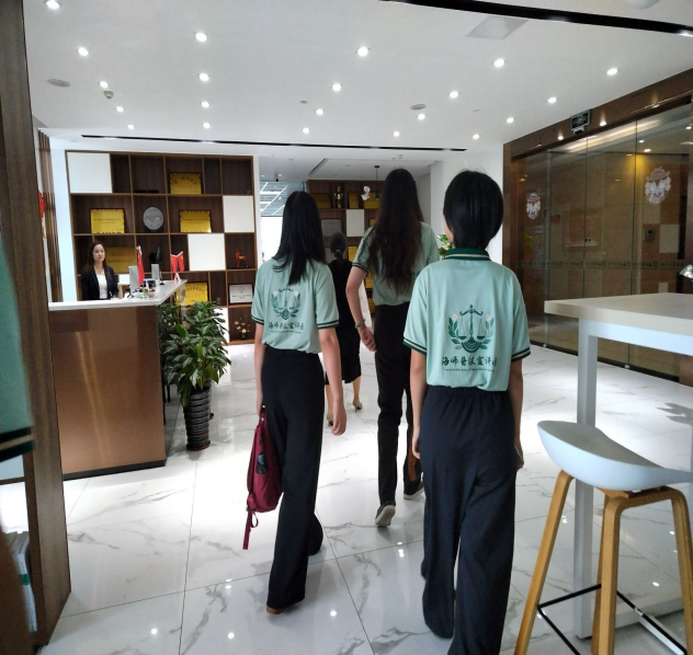 我院公益法律服务宣讲团走进广东华商(三亚)律师事务所交流网信普法服务