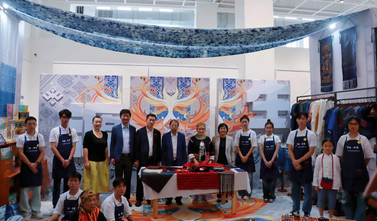 海南省第八届大学生艺术展演活动在我校开幕