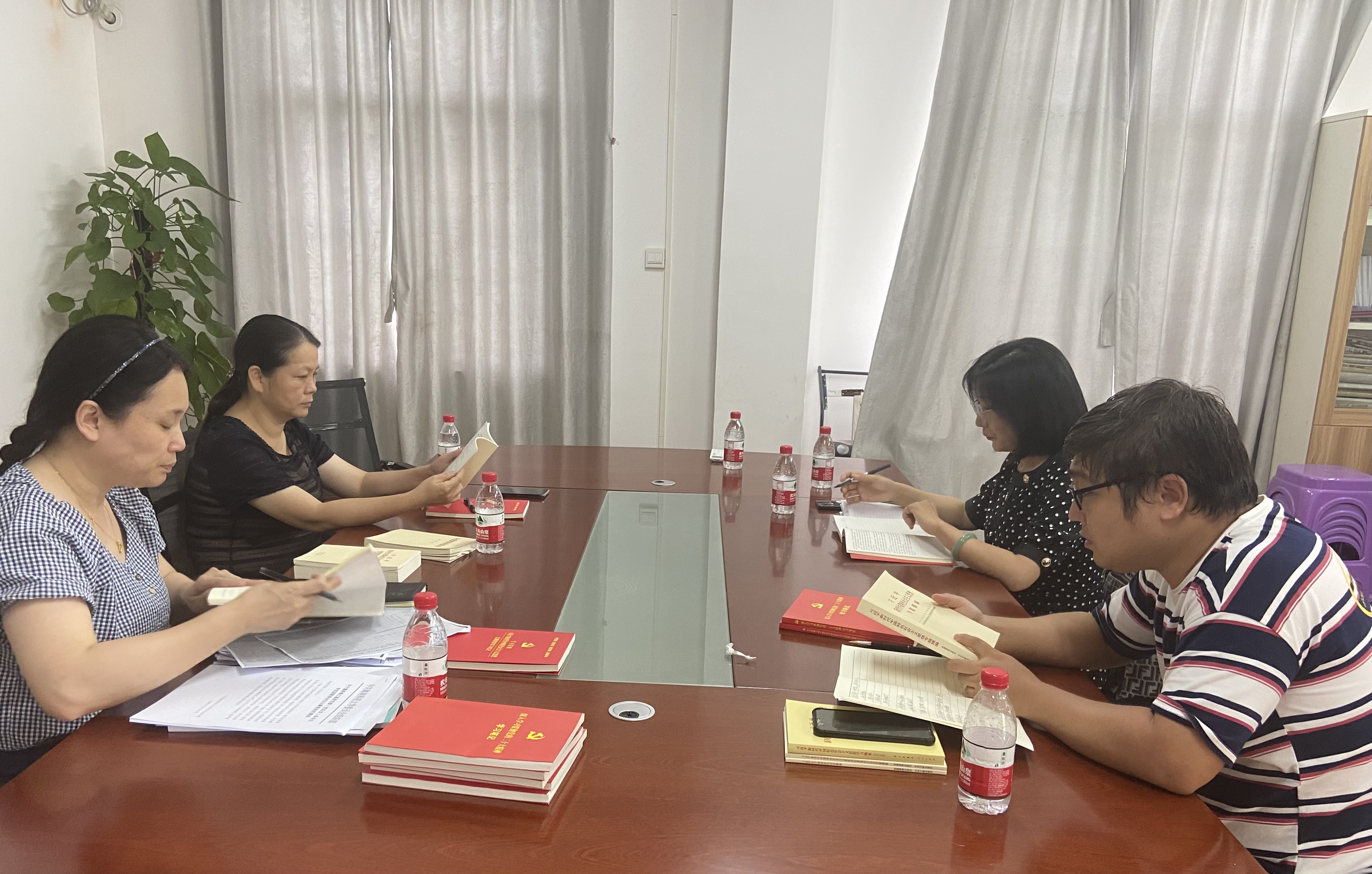 教育学院党委开展习近平新时代中国特色社会主义思想主题教育活动