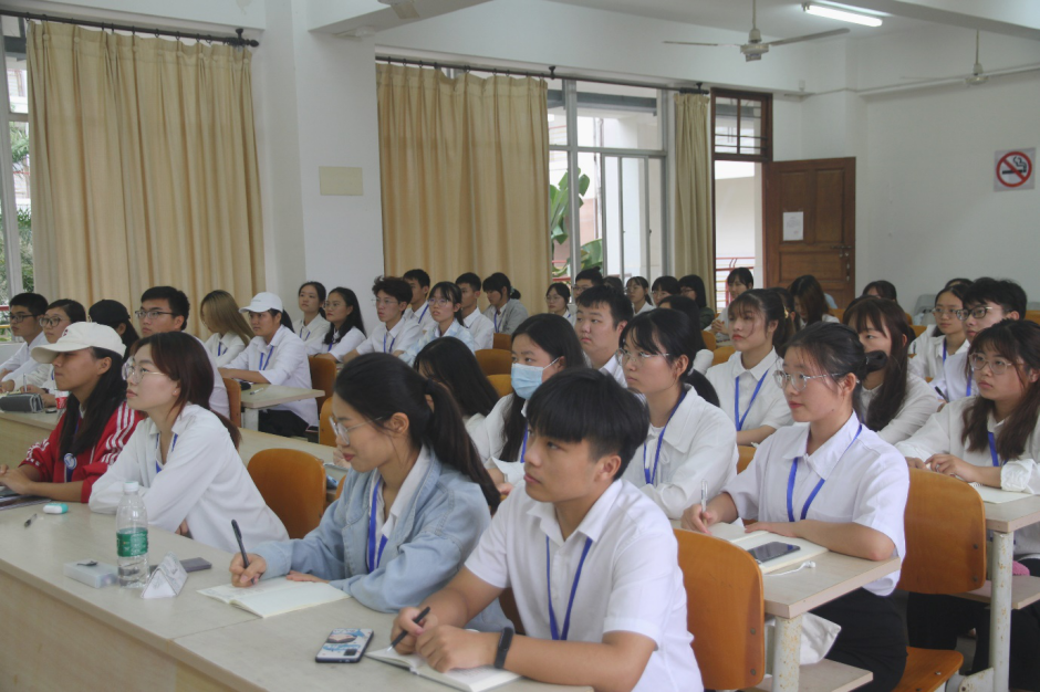 记海南师范大学历史文化学院团学见面会暨第37届校运会后勤动员大会