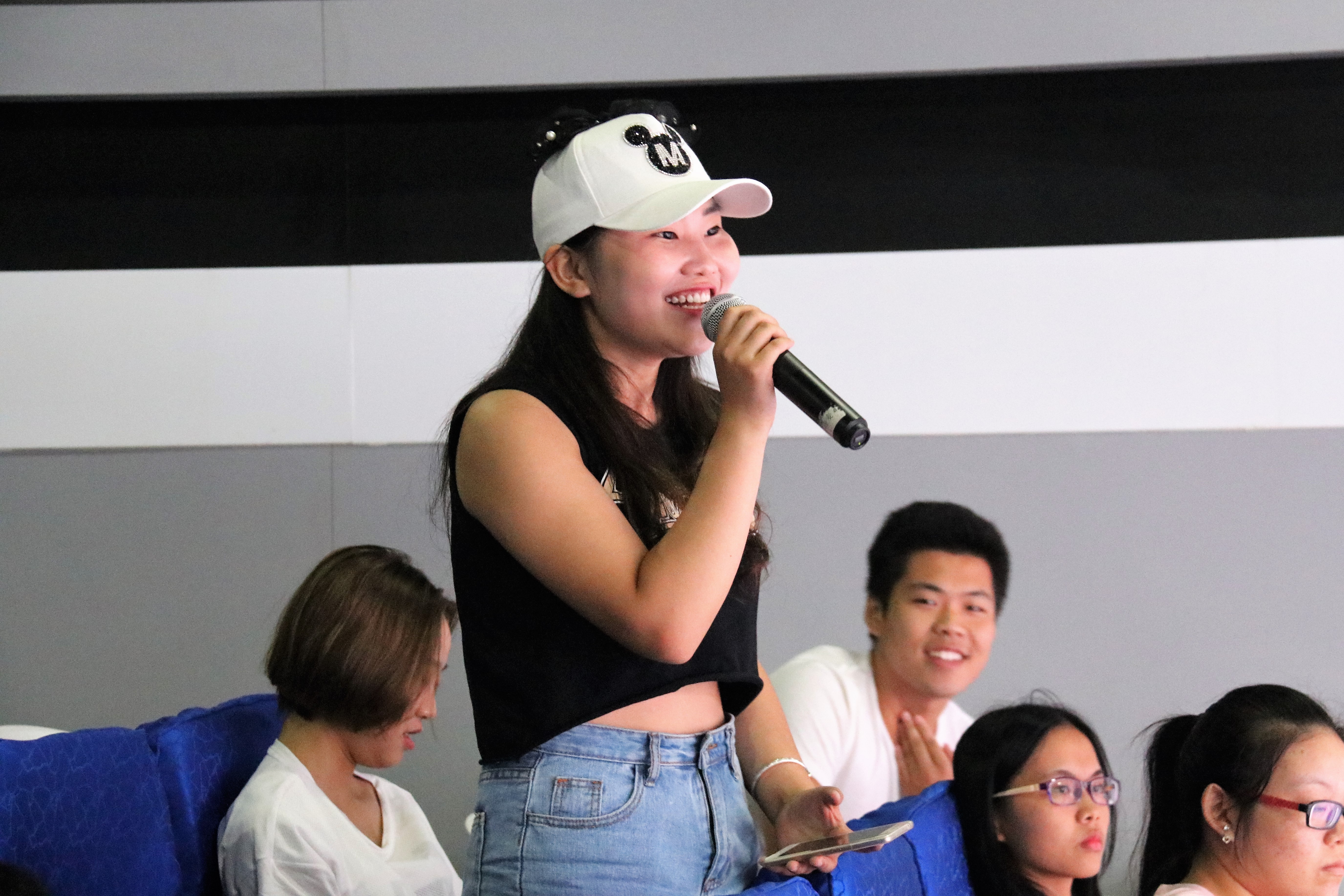 “打铁还需自身硬，百炼钢能绕指柔”