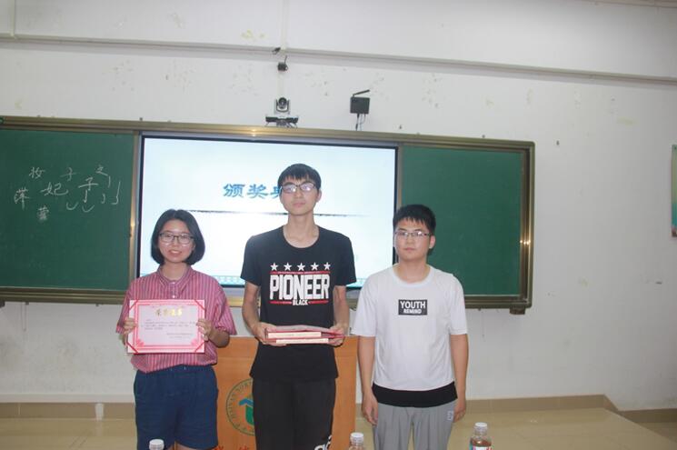 青年之声·文学院“字承古今,笔书寰宇”第九届三笔字大赛决赛赛后采访