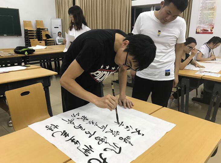 青年之声·文学院“字承古今,笔书寰宇”第九届三笔字大赛决赛赛后采访