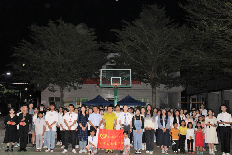 记文学院第二届“青语相颂,爱满秋乡”五一义演活动