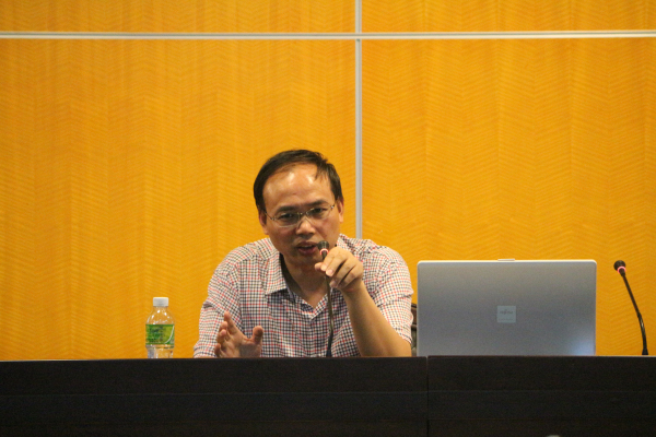 武汉大学方国家教授来我校作报告