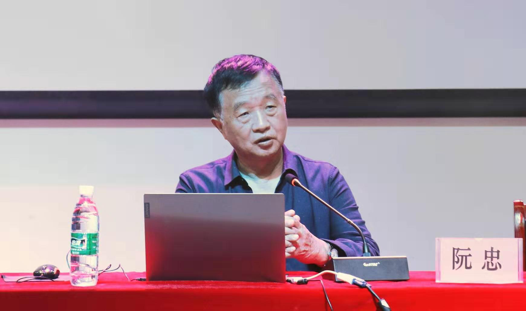 阮忠:有了阅读,你做新闻会走多远