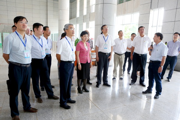 本科教学工作审核预评估专家组到我院考察指导工作