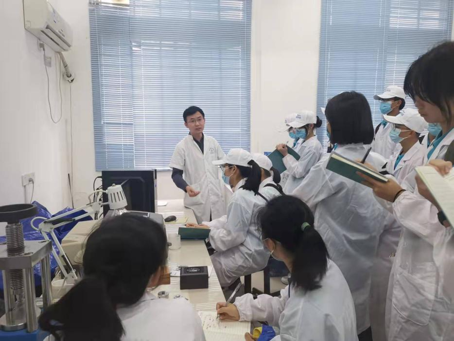 2021年海南省青少年高校科学营（第一期、第二期）营员到我院进行参观、学习