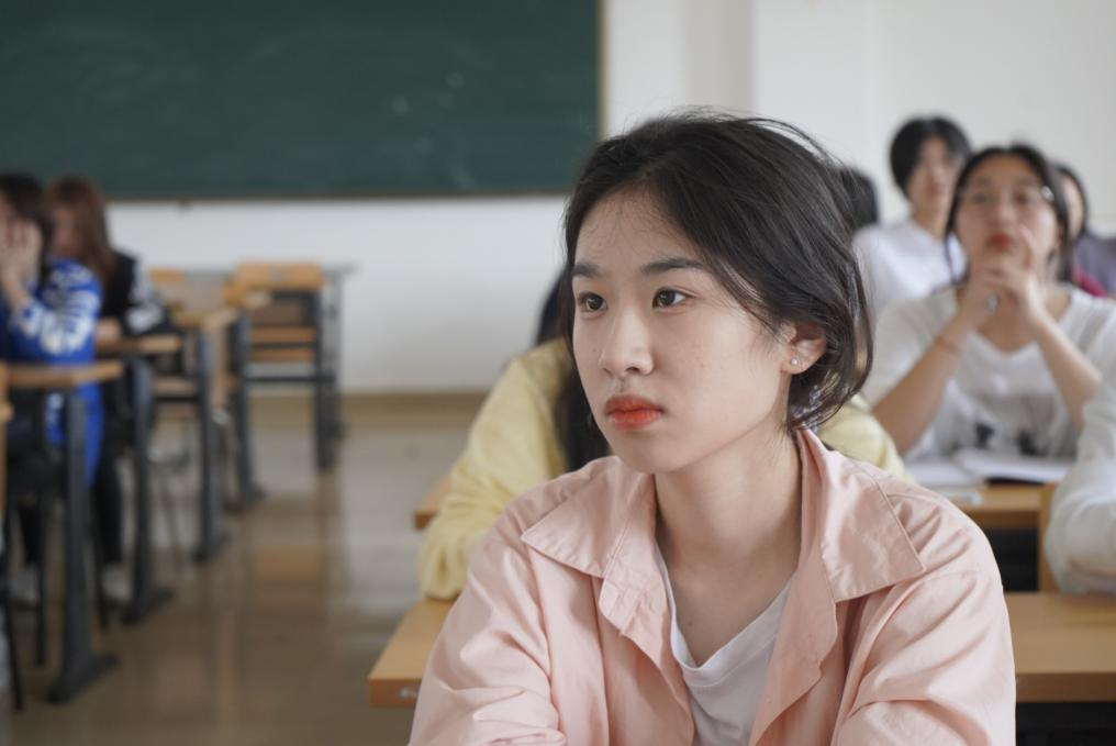 用镜头向全球诉说中国故事 ——我院举行《中国电影的海外传播》主题讲座