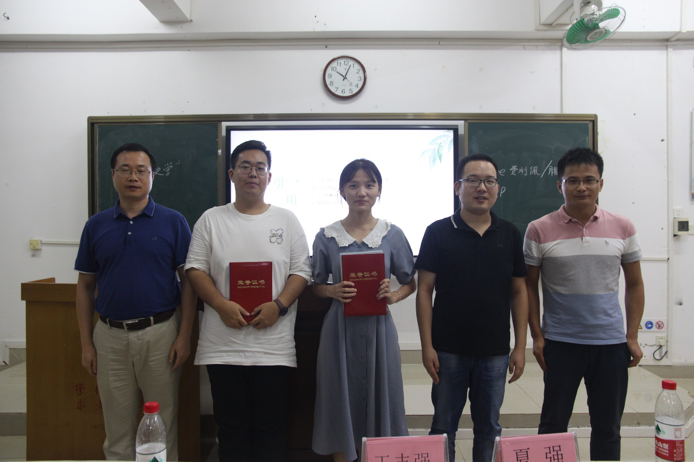 历史文化学院创新创业实践周活动之一――首届“品读经典,光亮人生”读书分享会