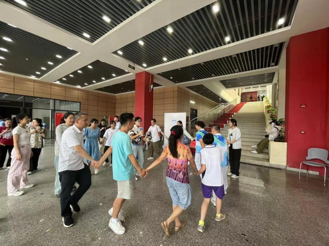“与爱同行,共沐春光”―教育学院“全国助残日”特别活动成功举办