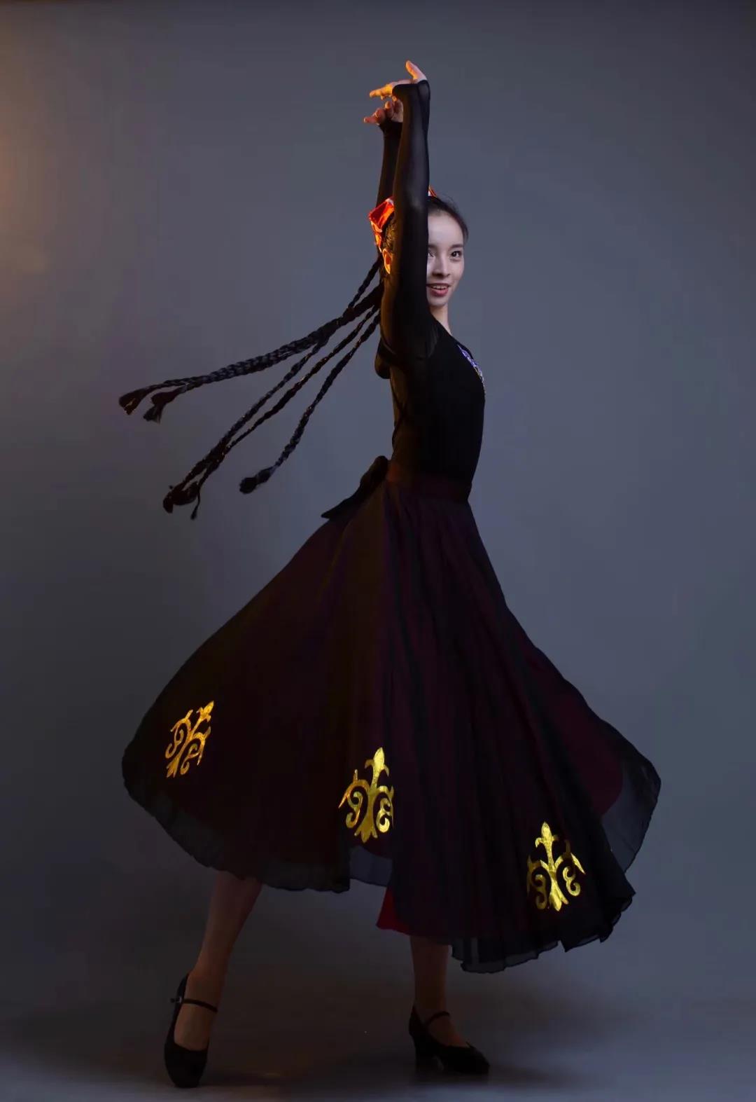 舞动人心，一个文艺双修的美女学霸