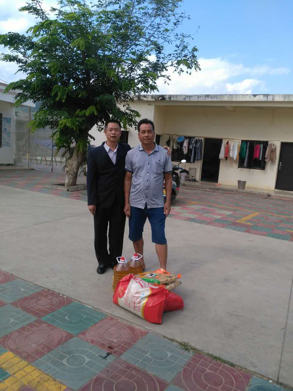 【扶贫专题】情系精准扶贫户 新春慰问送温暖