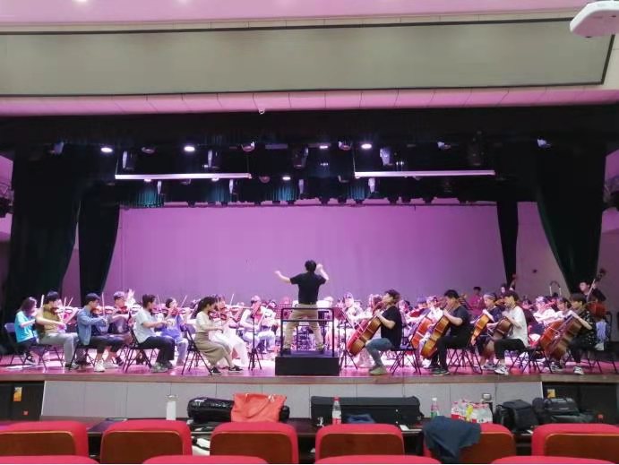 南京艺术学院钱建明教授莅临我校讲学并指导艺术团