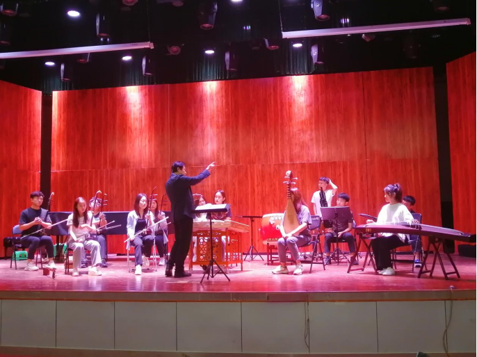 南京艺术学院钱建明教授莅临我校讲学并指导艺术团