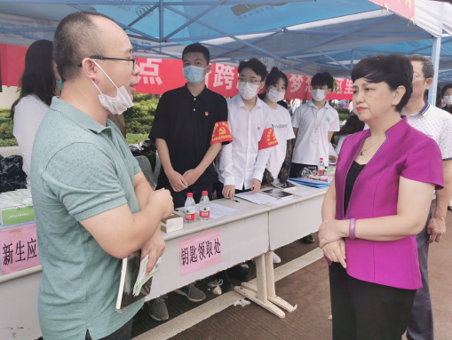 马克思主义学院迎来2020级本科新生