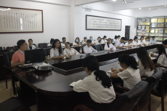 记文学院“开学第一课”